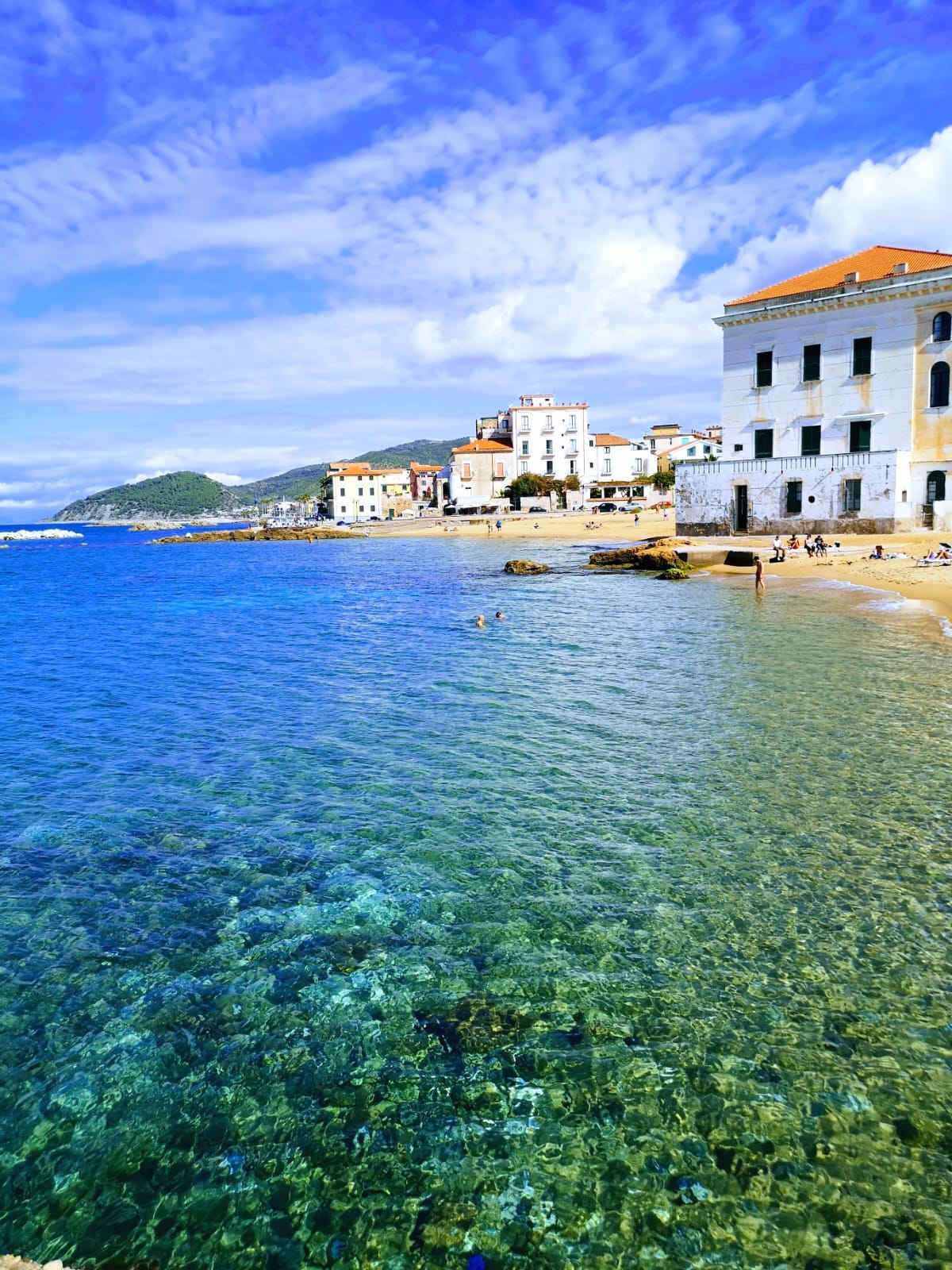 Spiaggia dorata di Santa Maria di Castellabate a pochi minuti dal B&B Villa Gorga